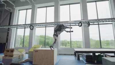 Boston Dynamics parkour usually ends well