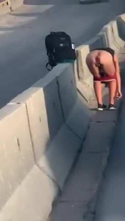 Горит красный а они едут, беспредел!