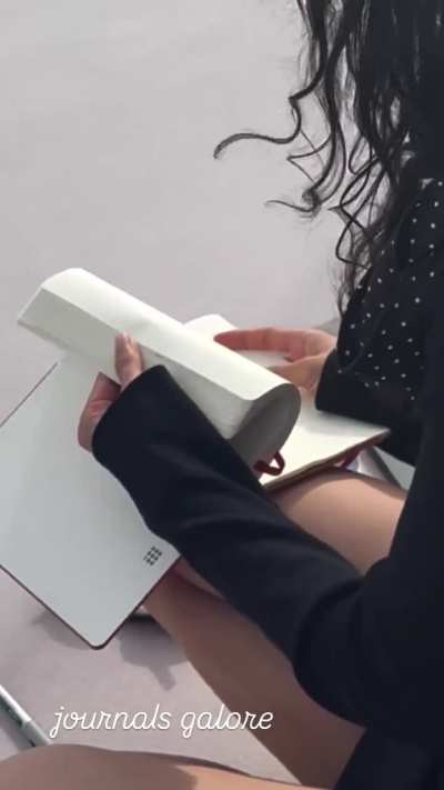 Camila Cabello Showing Her Sexy Thighs