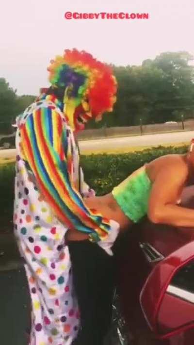 She said her nigga was a clown