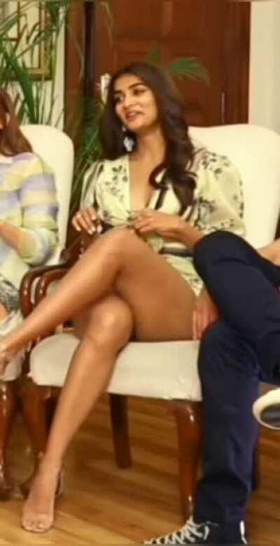 Pooja Hegde's chubby thighs would make one hell of a pillow