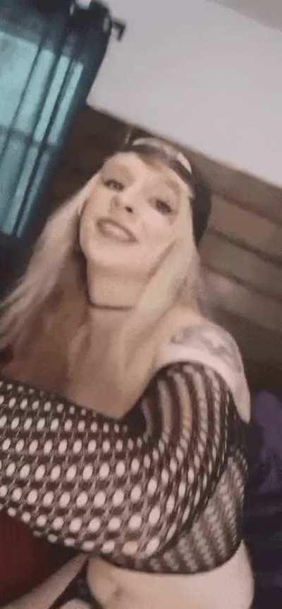 Blondie With Amazing Ass🍑😝