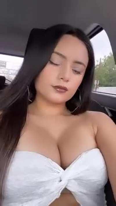 hello ❤️✌🏼 im mexican, 19 years old and I’m here to invite you to watch me getting fucked on my fans page which is only 3$ i love doing hot videocalls as well 🤳🏻