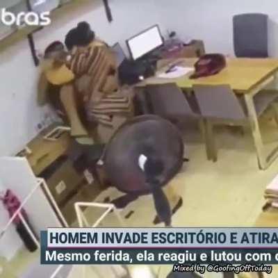 Armed robber invades office and Lawyer fights back