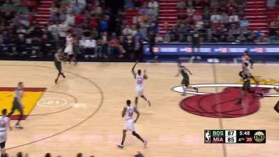 [Highlight] Bam Adebayo ties it up in the 4th with the huge slam!