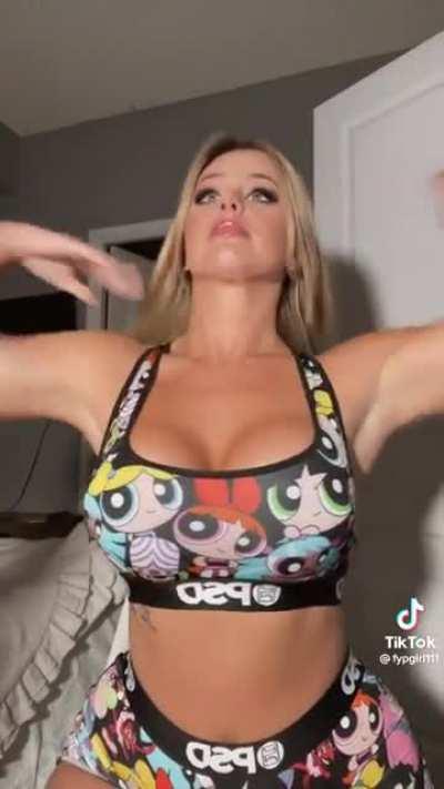 Powertits girls(missmercedesblanche)