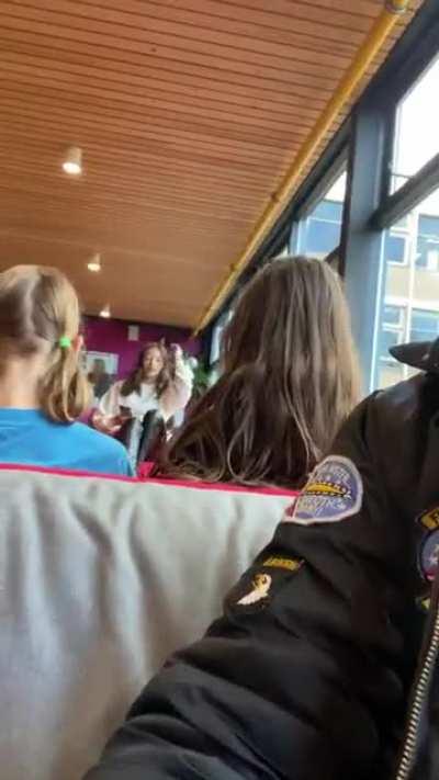 Some girls behind me screaming over roblox doors 😒