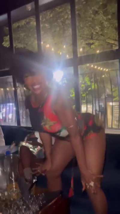 SZA beautiful as ever