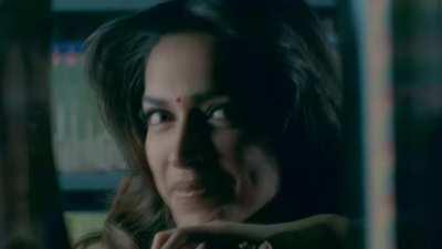 Deepika Padukone winks naughtily 😉🔥