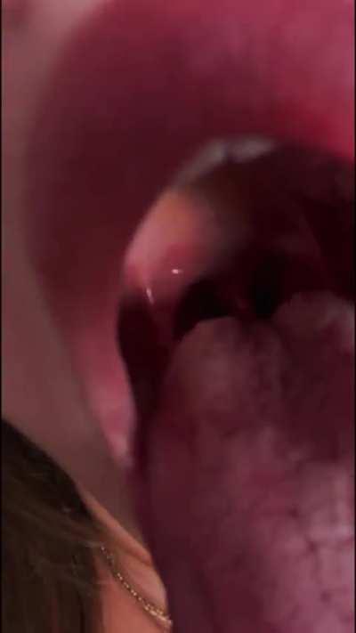 POV: Our first date. I'll show you mouth and uvula and then..😏