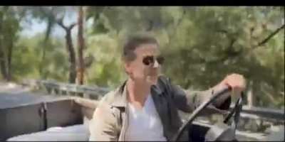 A Freaking Legend! He made an Insta account, dropped a photo of Henry as Superman, created a DC hype more than the current DCU and went back to shooting his new movie.🔥