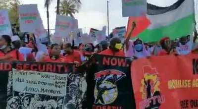 South African dock workers have refused to offload an Israeli cargo ship & are now protesting at the harbour in support of Palestine.