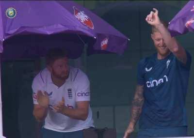 What's this gesture for ?