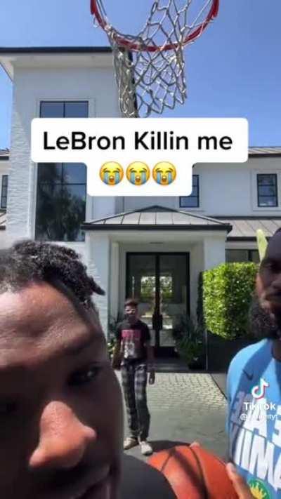 Bronny James going for that Diamond 1 rank while his father Lebron James has absolutely no clue what he’s talking about