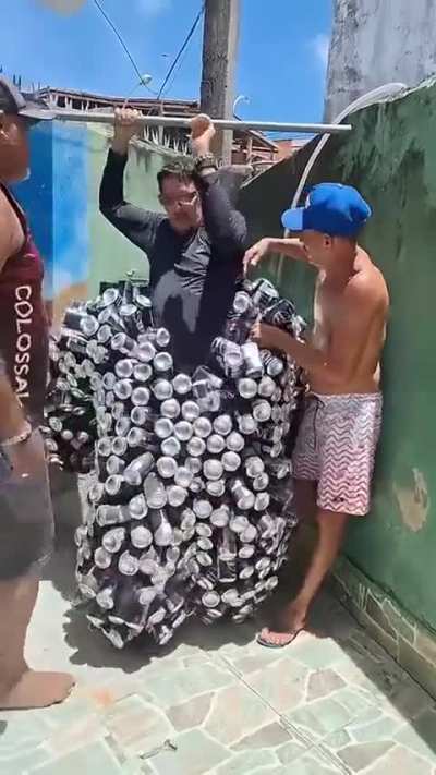 Man builds entire suit of armor using Pepsi cans
