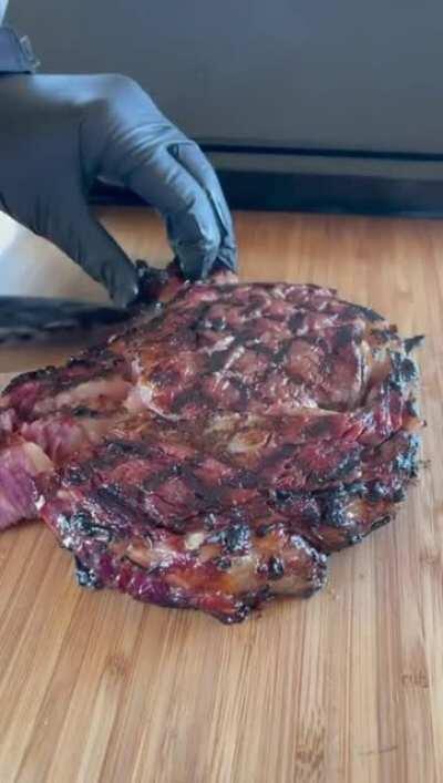 Cutting steak