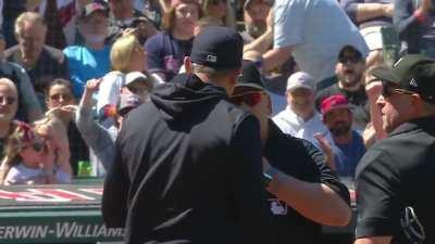 [Highlight] Aaron Boone tossed as umpires ignore 15 seconds to challenge rule for cleveland