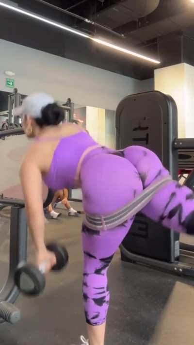 Emme Cavazos (@emme.cavazos)