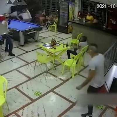 Он решил ограбить не тот клуб