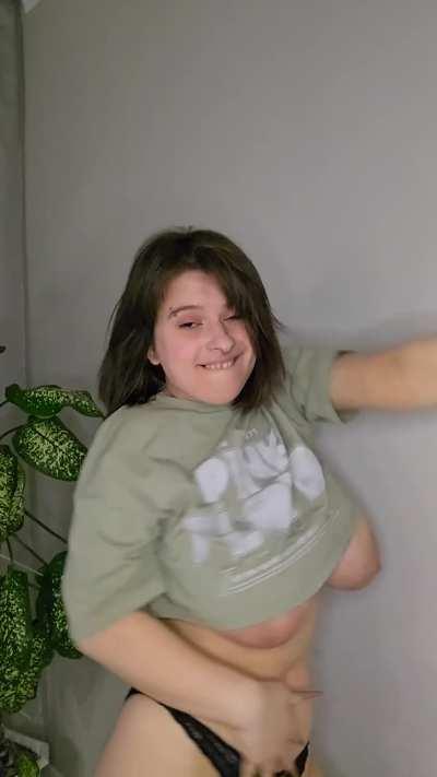 is my pink floyd shirt a turn off?