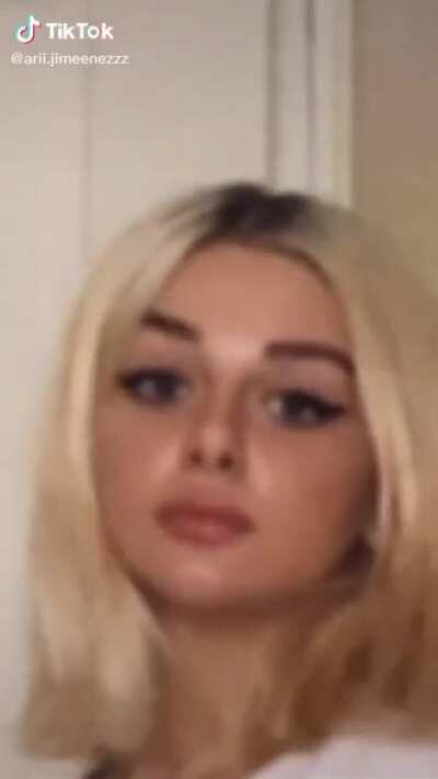 She can suffocate me with that ass😩