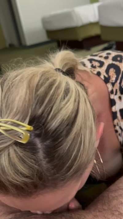 I’ve always fantasized about sucking off jacked gym guys and that finally became reality! Right in front of hubby!