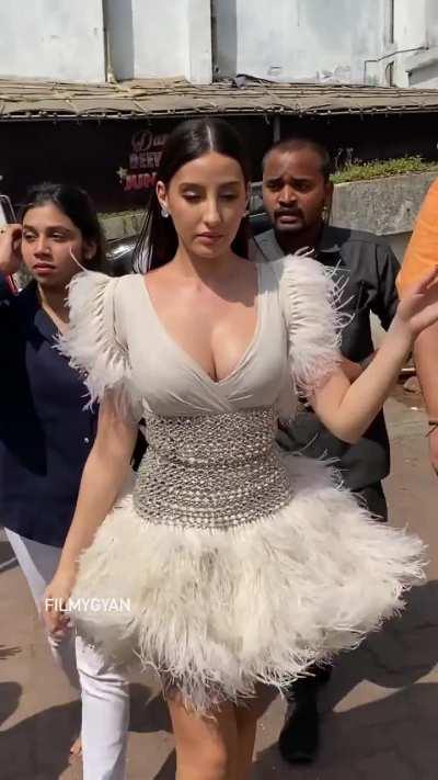Nora Fatehi 🥵