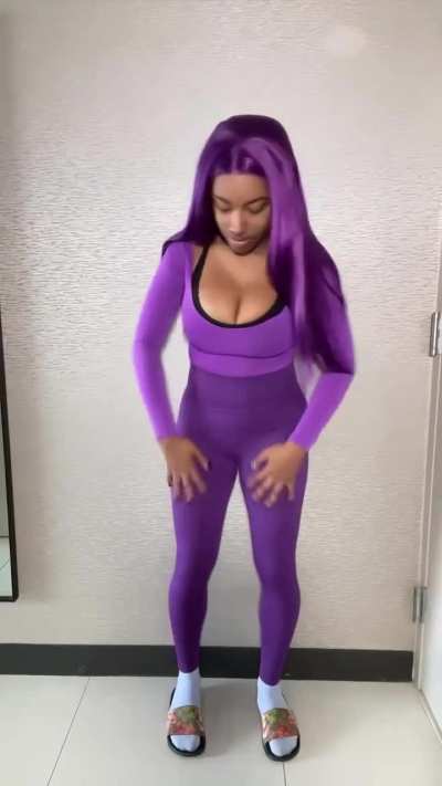 How to dress to attract a man