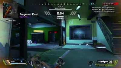 Solo Bloodhound vs Solo Bloodhound. Blue evo vs Blue evo. Spitfire vs Devotion. Who will the gods favor?