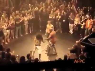 Twitter vs actual Experts