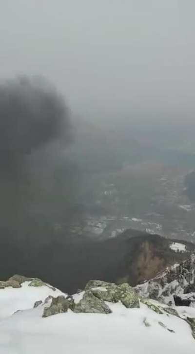 MB346 crash on Italian Alps - video of the pilots parachutes