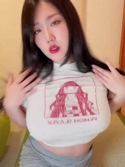 My boobs is bored.... you need to shake it