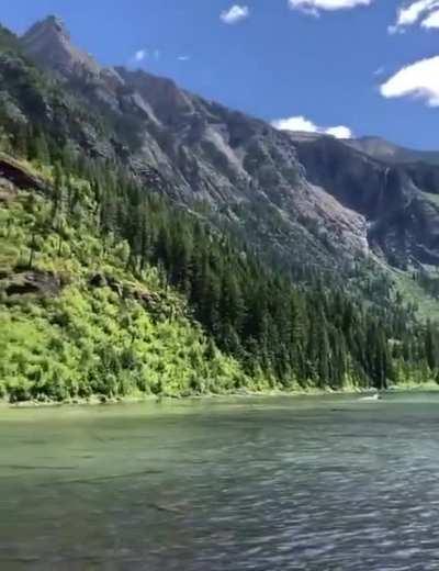 🔥 Glacier National Park looks like a painting