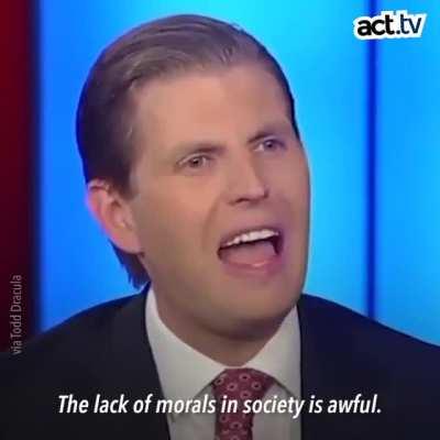 Eric Trump criticizes a news anchor for the exact things his father did
