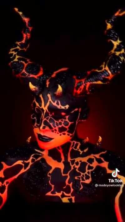 Upvote no por la chica, sino porque es muy cool; sin embargo, sí concedo que inicialmente clickié por la chica.