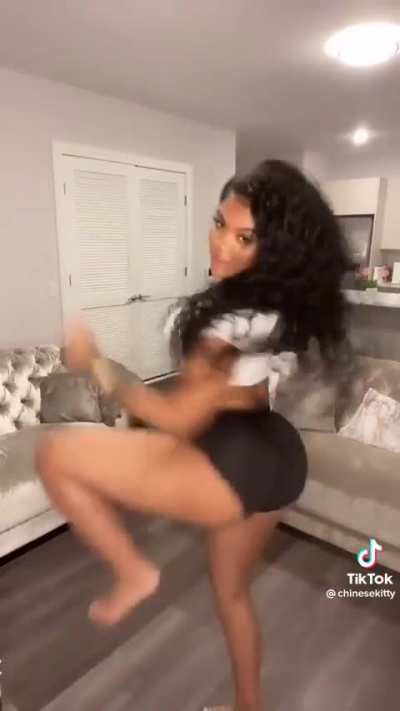 I remember this Tiktok was going straight crazy when Kitty uploaded this😵‍💫😵‍💫😵‍💫