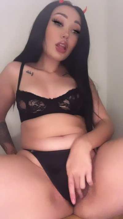 Hot AF 👅👅 Grab her updated content in comment