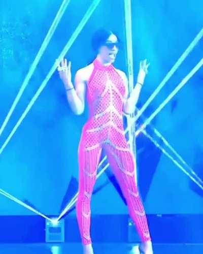 Dropping it down low