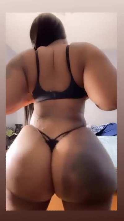 She got ass by the pound