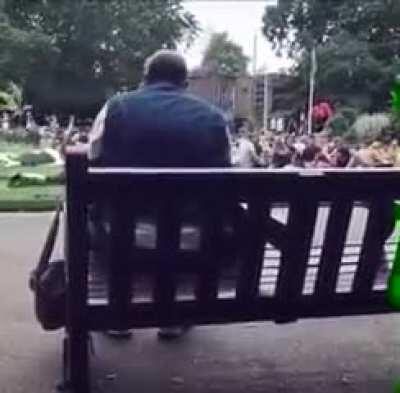 One man gets entire crowd to start singing 