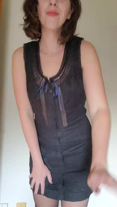 Guess what? It's my birthday month!! 🎂🎈my pages will be $5 all month so you can come celebrate with me ✨💋 links below 💫