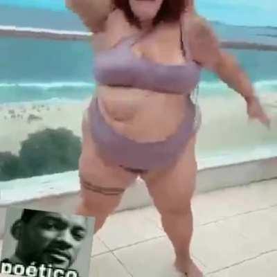 Parece uma gelatina kkkkk