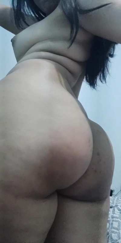 Spank me while i twerk