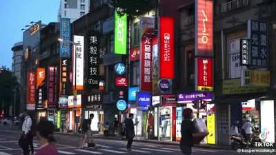 Puno gradova ima u toj Bezimenoj državi