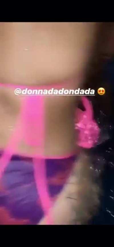 her ass is so phat bruh 