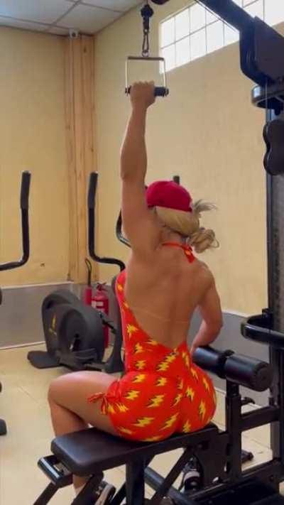 Some of you asked for a twerk. Here is some ;)