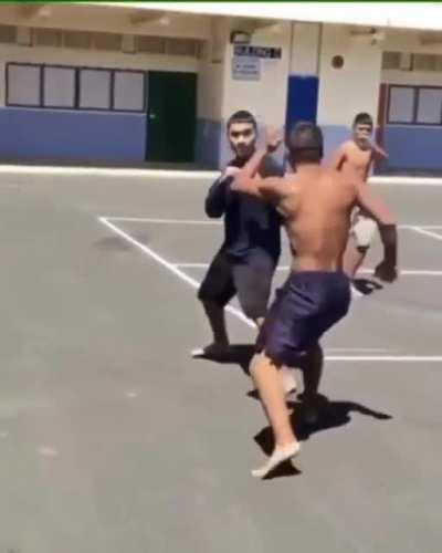 Guy gets dropped twice by kickboxer