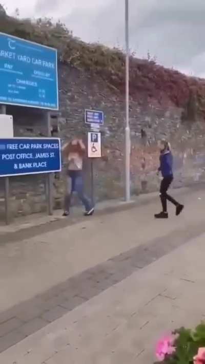 Traveller women fight in Ireland