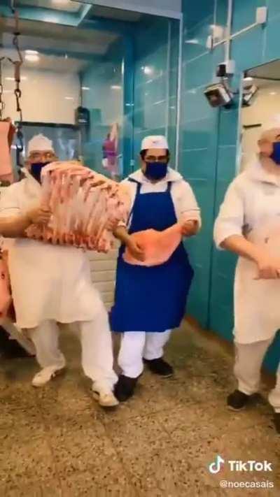 Trabajamos, y nos divertimos