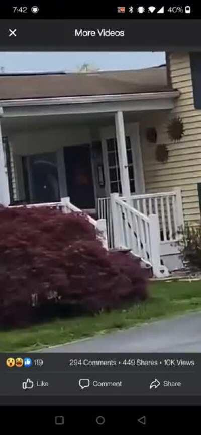 Woman burns down house after a fight with boyfriend.